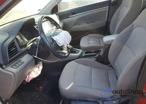 2019 Hyundai Elantra Value Edition z USA, uszkodzony, nr VIN 5NPD84LF5KH432297